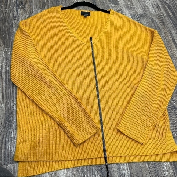 VICI Lumiere Women’s Mustard Yellow Sweater - Picture 3 of 13